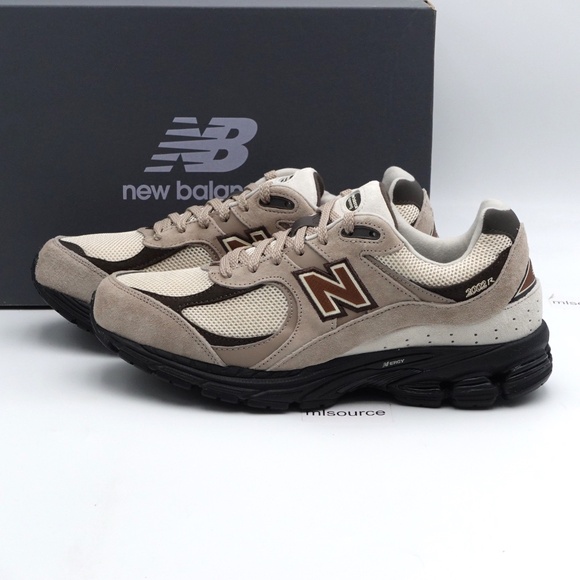 NEW Men's New Balance 2002R Suede Sneakers M2002RZR Driftwood/Rich Earth - Picture 1 of 10